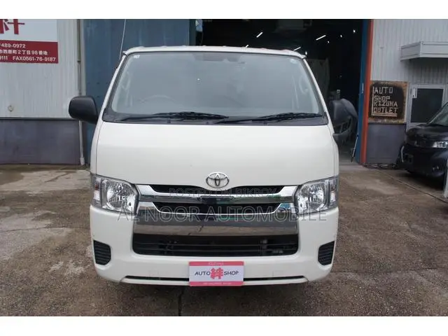 Toyota HiAce 2021 White