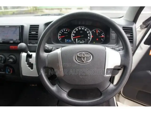 Toyota HiAce 2021 White