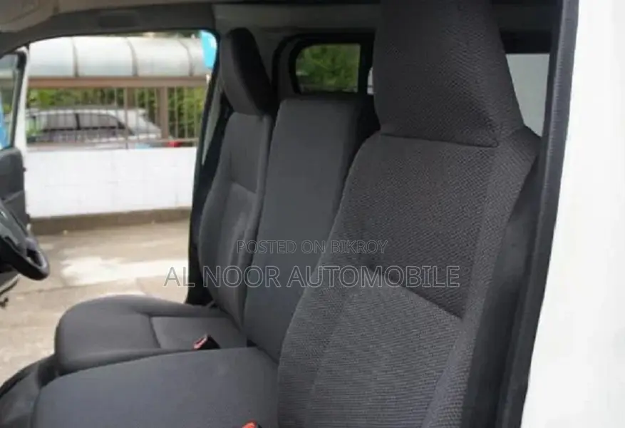 Toyota HiAce 2021 White