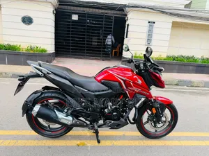 হোন্ডা এক্স-ব্লেড ১৬০ ২০২৪ রেড