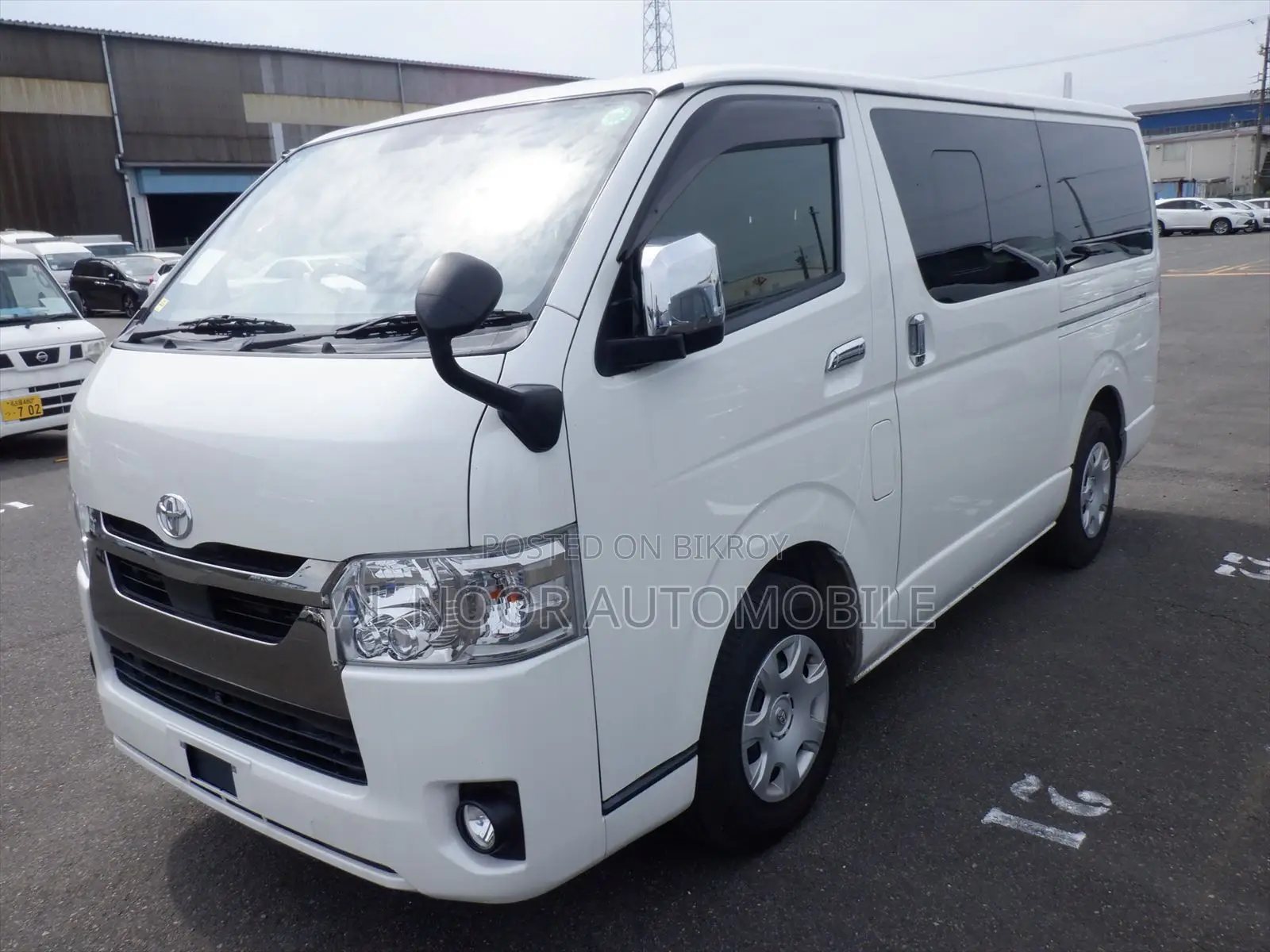 Toyota HiAce 2021 White