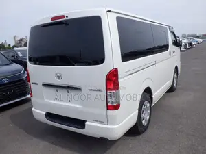 Toyota HiAce 2021 White