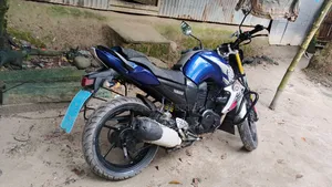 যামাহা এফজেড ২০১৫ নীল