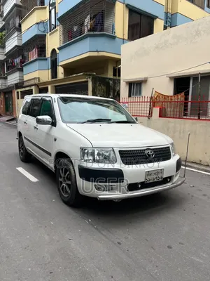 নতুন টয়োটা সাক্সিড ২০০৪ সাদা