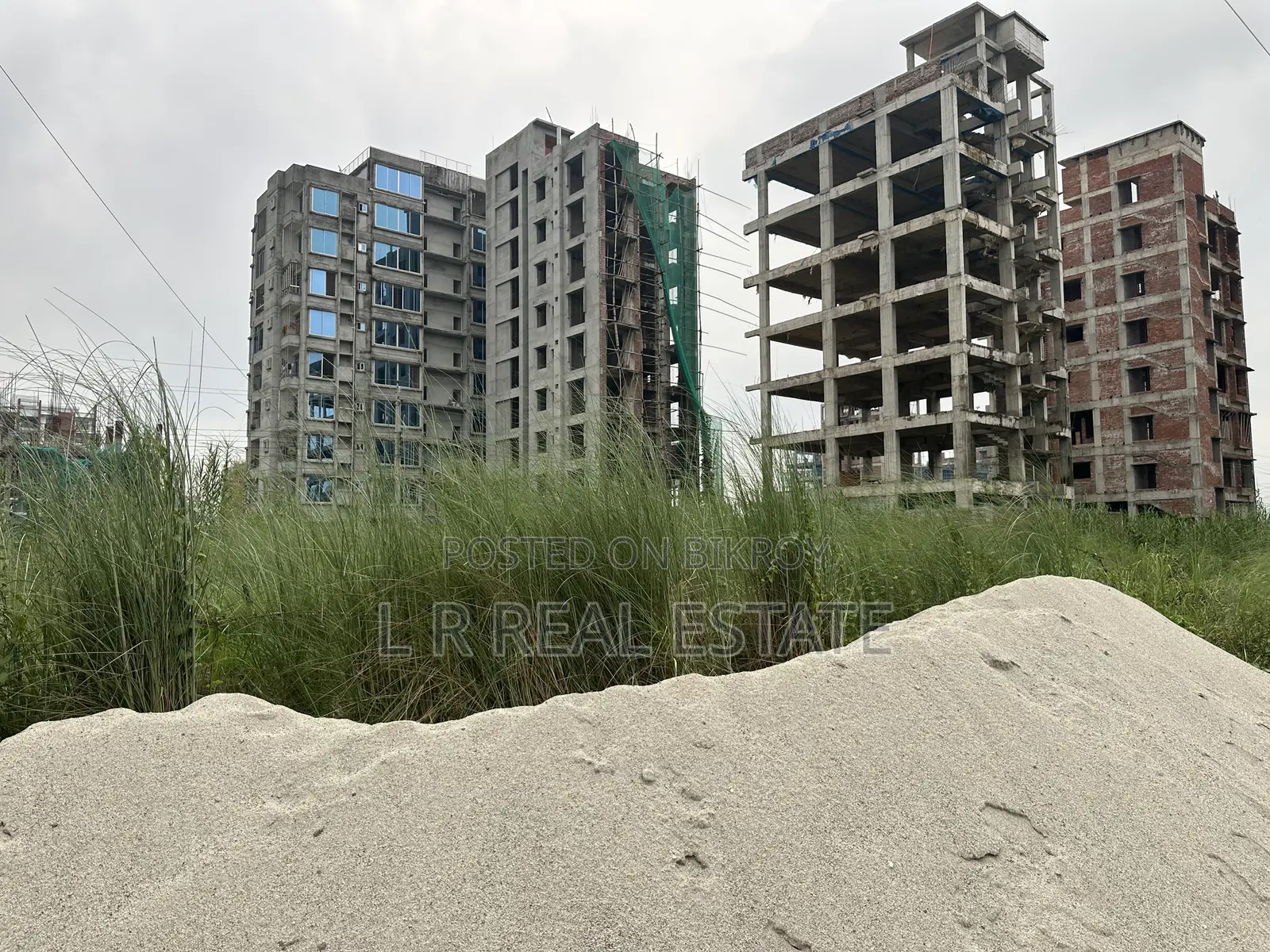 M Block, 3 Katha, South Facing Plot Urgent Sell, Bashundhara R/A