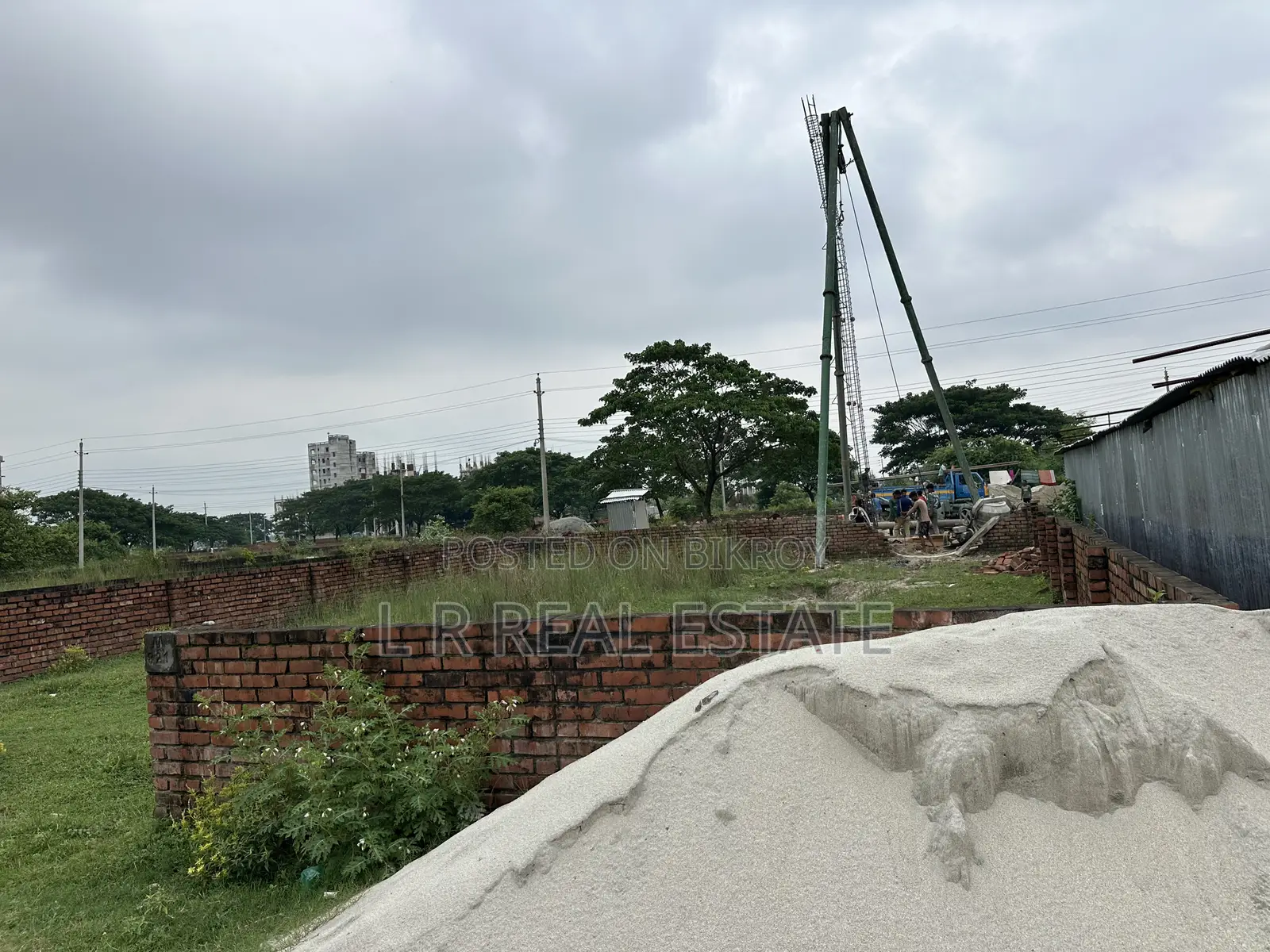 M Block 4 Katha South Facing Plot Urgent Sell Bashundhara R/A