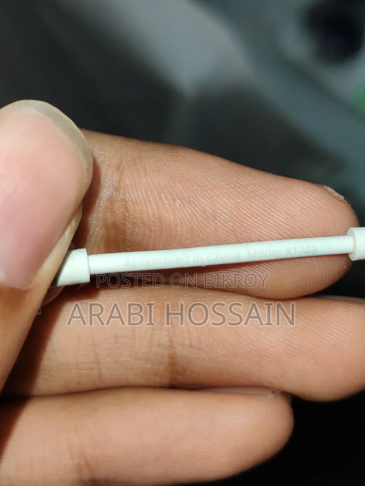 Authentic Apple Lightning to 3.5 Mm Headphone Jack Adapter A1749