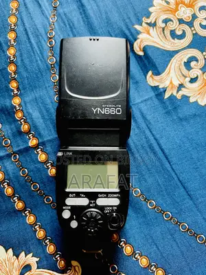 ক্যামেরা এবং লেন্স এবং ফ্ল্যাশ সবকিছু সেট
