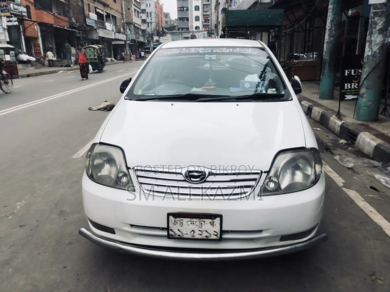 টয়োটা করোল্লা ২০০১ সাদা