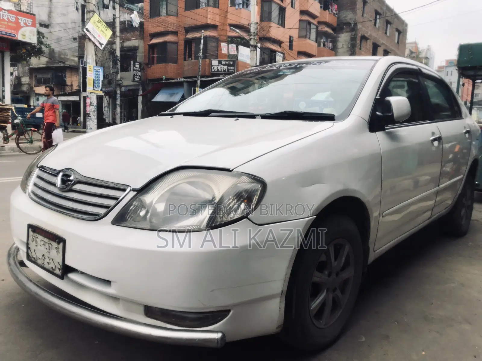 টয়োটা করোল্লা ২০০১ সাদা