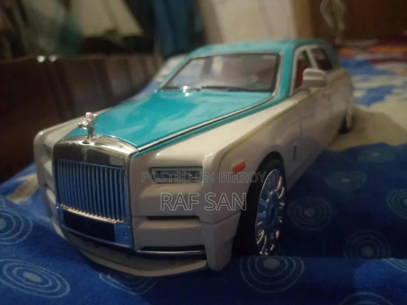 রোলস রয়েস ফ্যান্টম এইট স্কেল ১:২৪ ডাইকাস্ট মডেল
