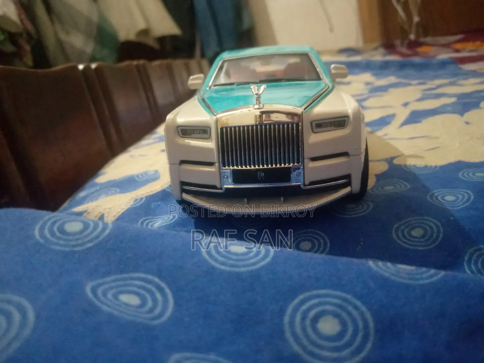 রোলস রয়েস ফ্যান্টম এইট স্কেল ১:২৪ ডাইকাস্ট মডেল