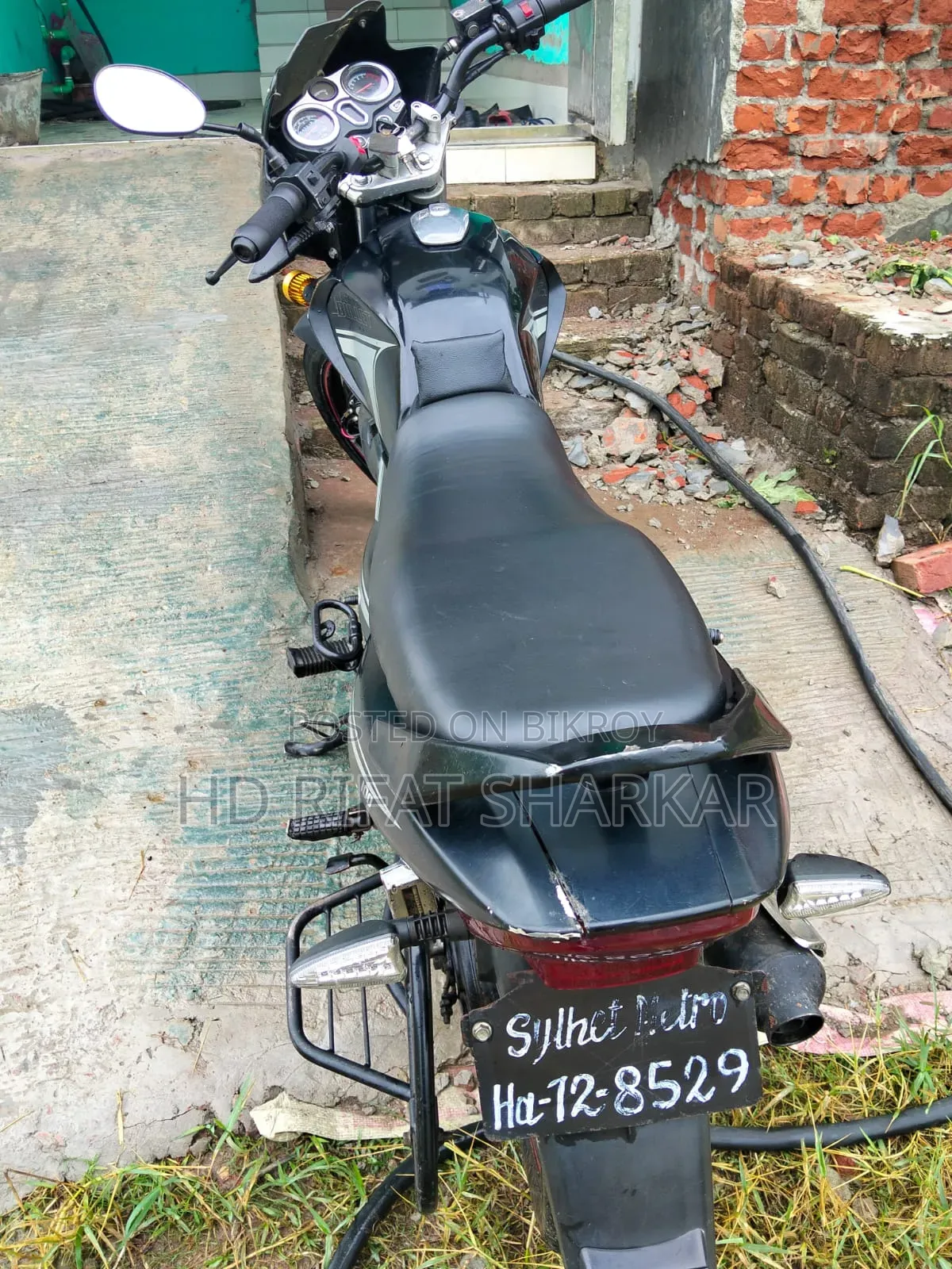 রানার বুলেট ১০০ ভি২ ২০২২ কালো