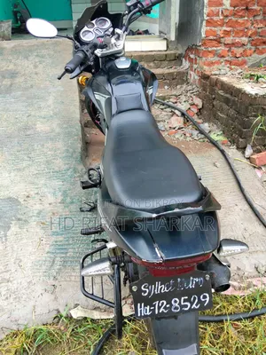 রানার বুলেট ১০০ ভি২ ২০২২ কালো