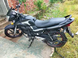 রানার বুলেট ১০০ ভি২ ২০২২ কালো