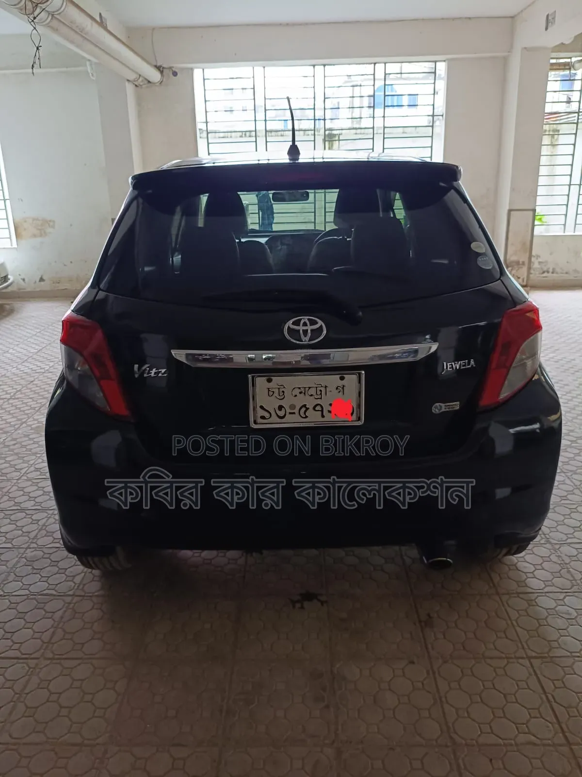 টয়োটা ভিটজ ২০১২ কালো