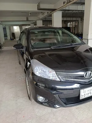 টয়োটা ভিটজ ২০১২ কালো