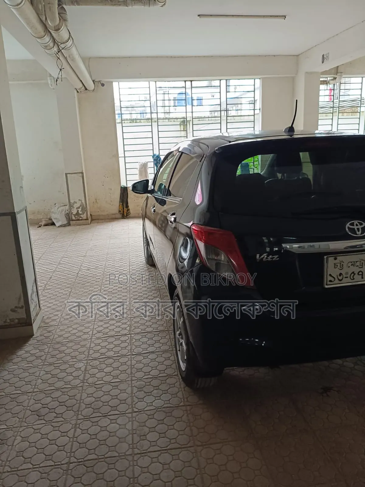 টয়োটা ভিটজ ২০১২ কালো