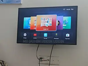 32" Smart TV
