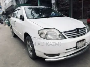 টয়োটা করোল্লা ২০০১ সাদা