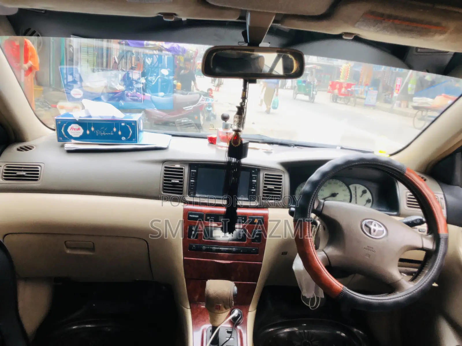 টয়োটা করোল্লা ২০০১ সাদা