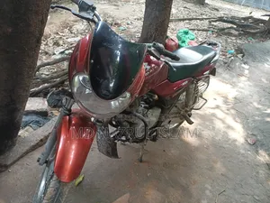 বাজাজ ডিসকভার ১২৫ ২০০৬ লাল