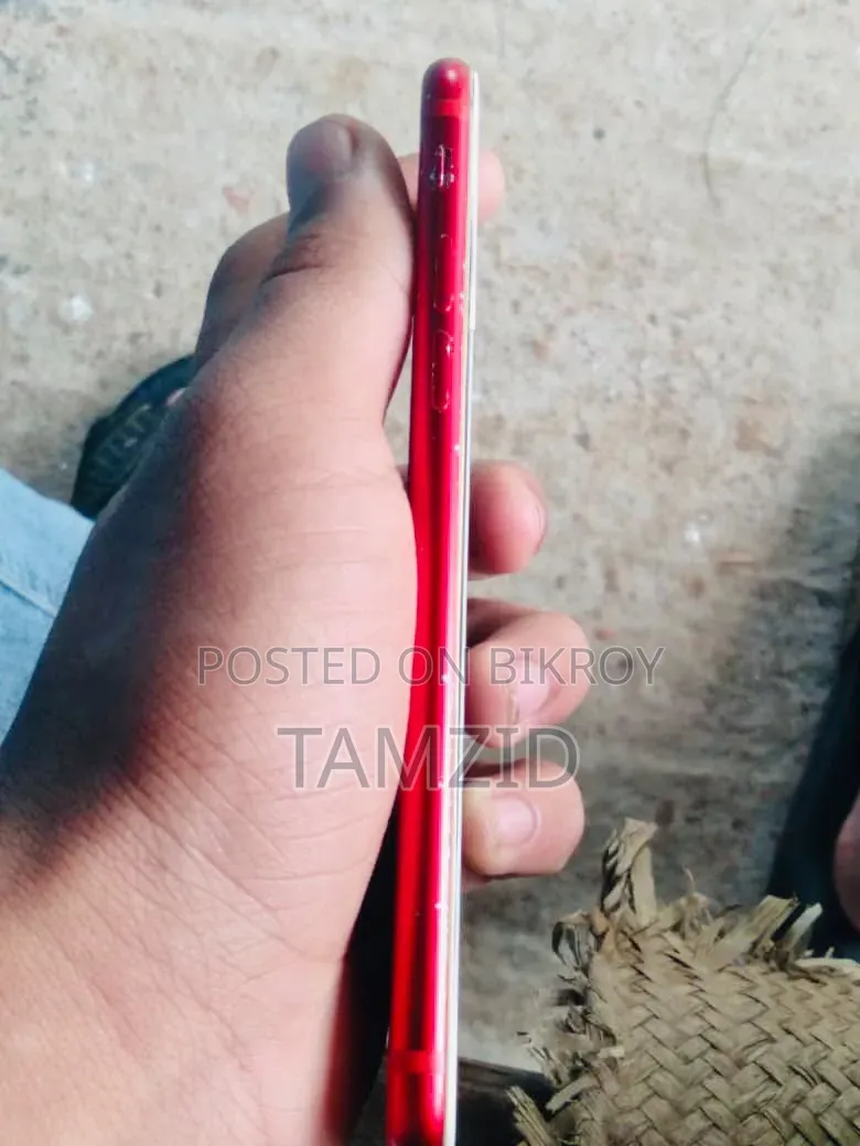 অ্যাপল আইফোন ৭ ১২৮ জিবি রেড