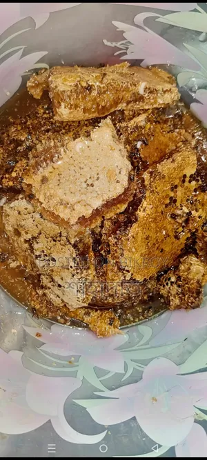 এটি সেরা হাতে ভাঙ্গা প্রাকৃতিক মধু খুচরা এবং পাইকারি