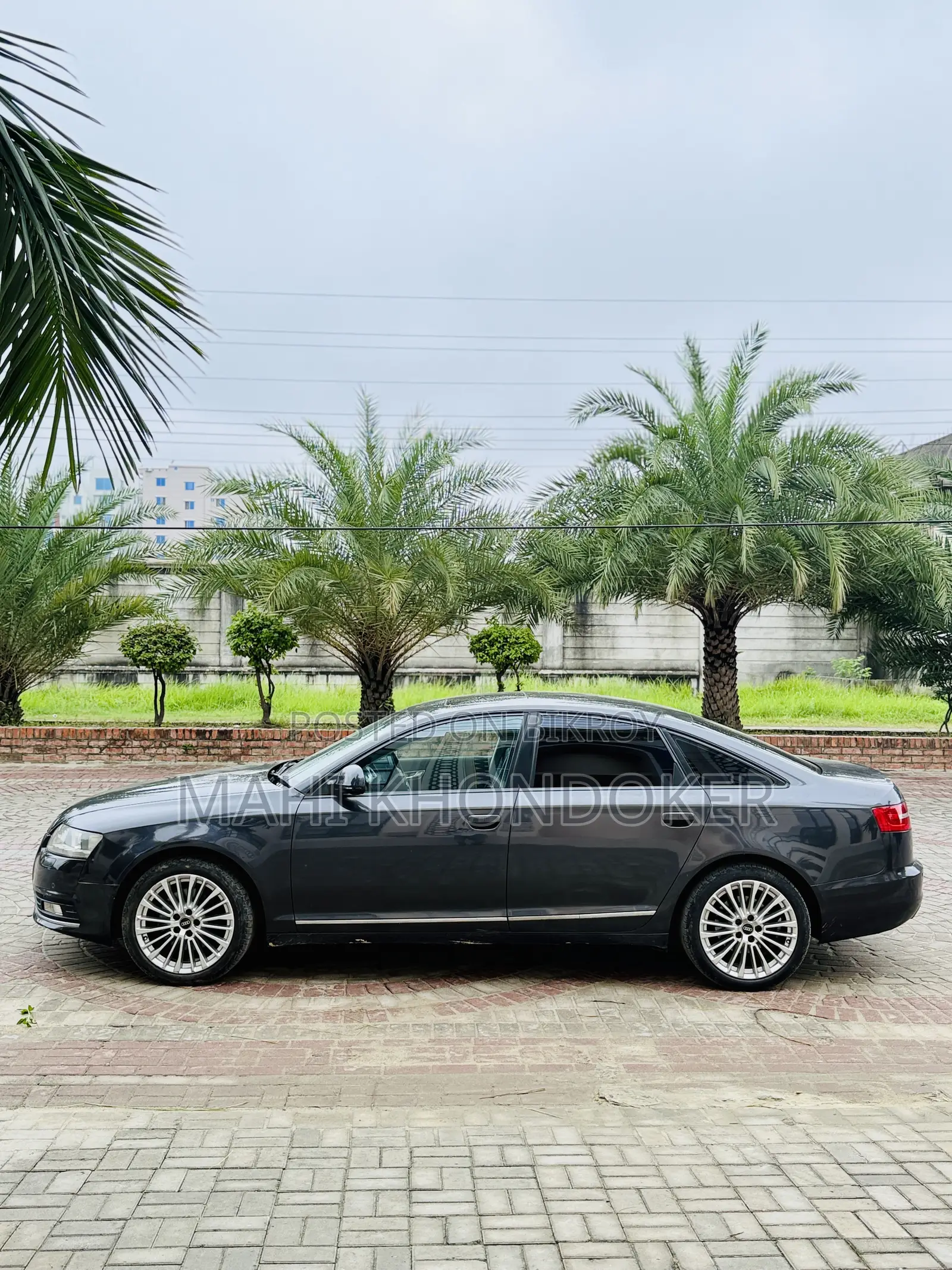 অডি এ৬ ২০১০ গ্রে