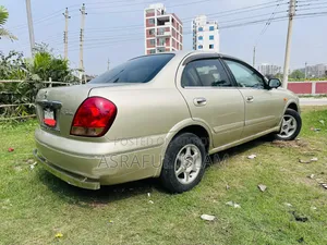 Nissan Sunny B15 Sedan 1.5 2004 Gold