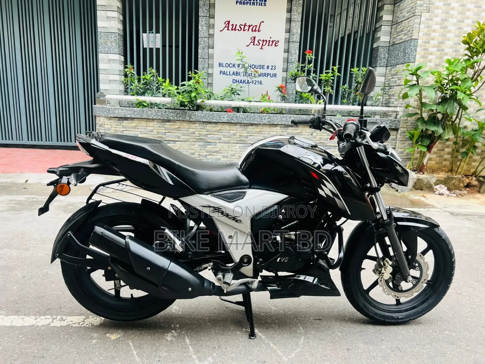 টিভিএস আপাচে আরটিআর ১৬০ ৪ভি ২০২৩ ব্ল্যাক