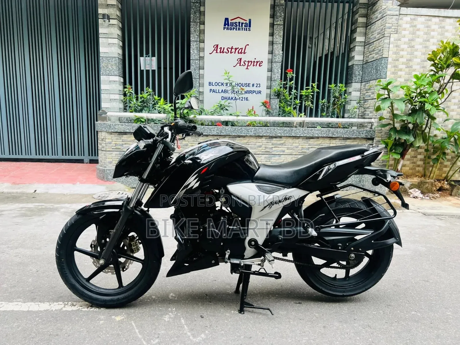 টিভিএস আপাচে আরটিআর ১৬০ ৪ভি ২০২৩ ব্ল্যাক