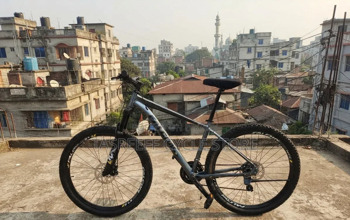 Falcon Thunderbird 27.5 ; Speed 27 ; Oil Break