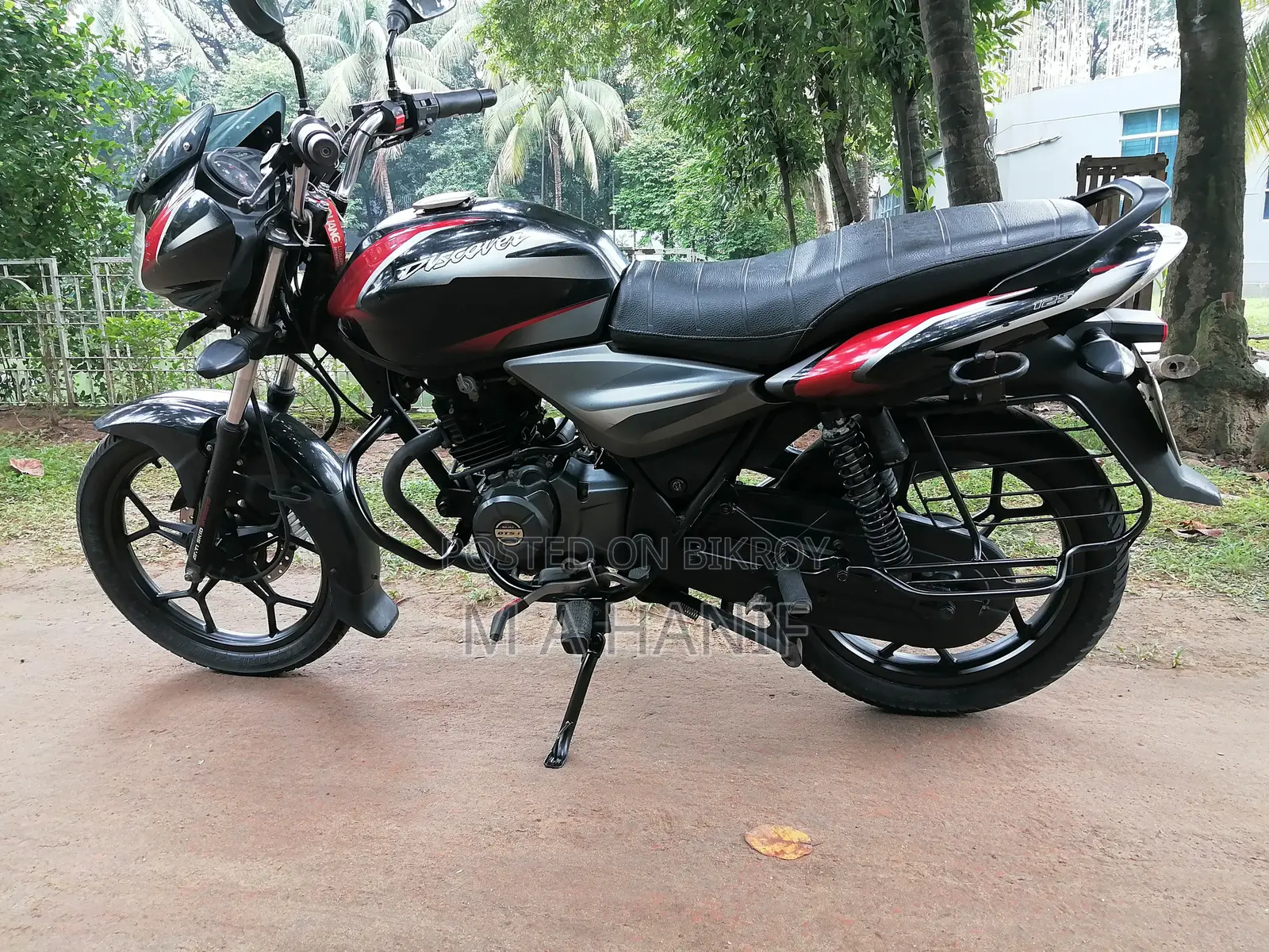 বাজাজ ডিসকভার ১২৫ ২০১৯ লাল