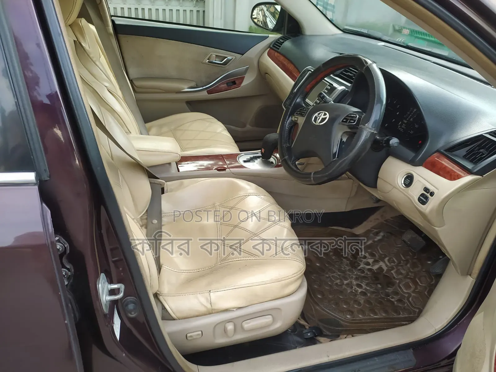 Toyota Premio 2014 Maroon