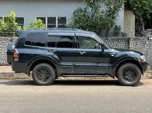 Mitsubishi Pajero 2002