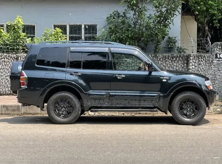 মিতসুবিশি পাজেরো ২০০২