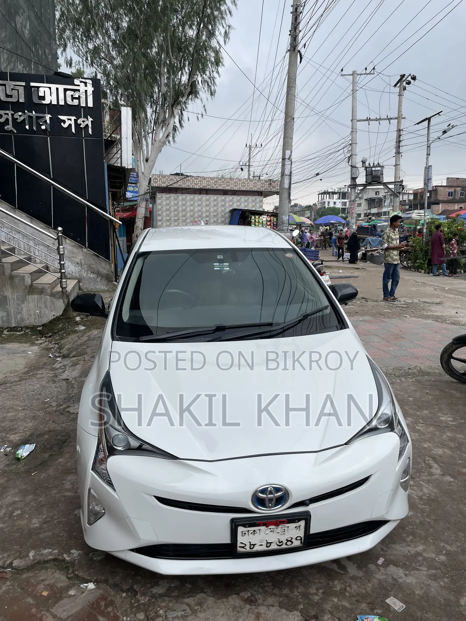 টয়োটা প্রিয়ুস ৪-ডোর হ্যাচব্যাক (১.৮লি ৪-সিলিন্ডার গ্যাস/ইলেকট্রিক হাইব্রিড সিভিসি) ২০১৬