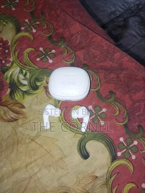 Riad, Earbuds