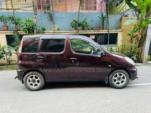 Toyota Fun Cargo 2000