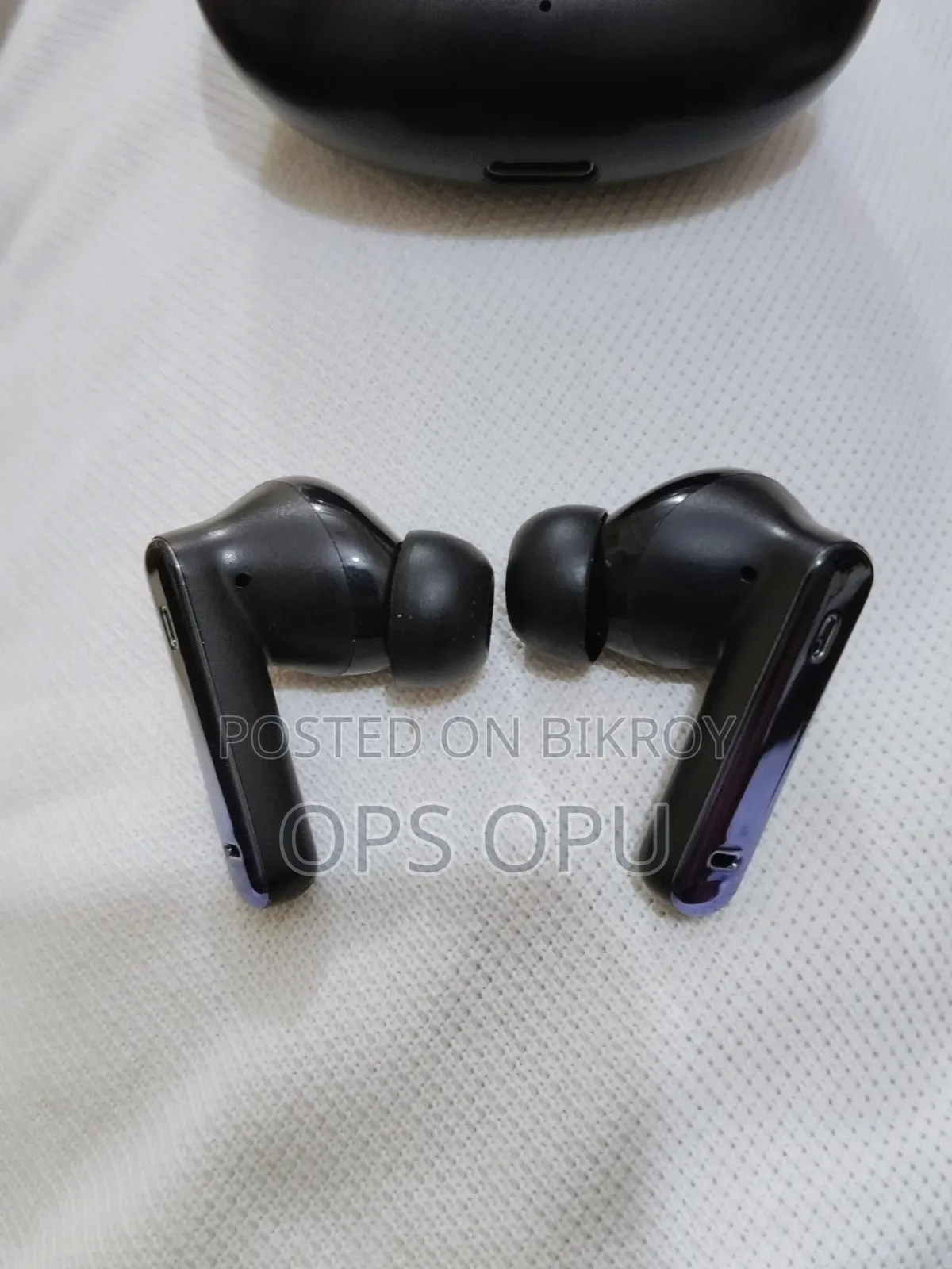 Earbuds sell
