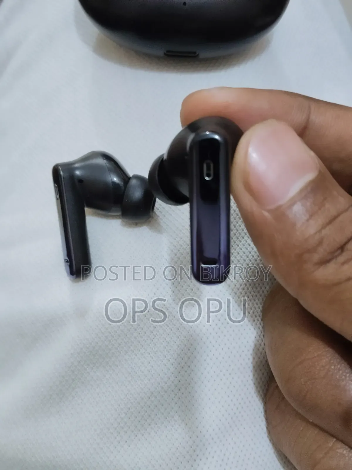 Earbuds sell
