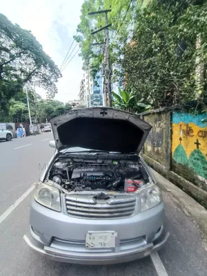 টয়োটা করোল্লা ২০০৪ সিলভার
