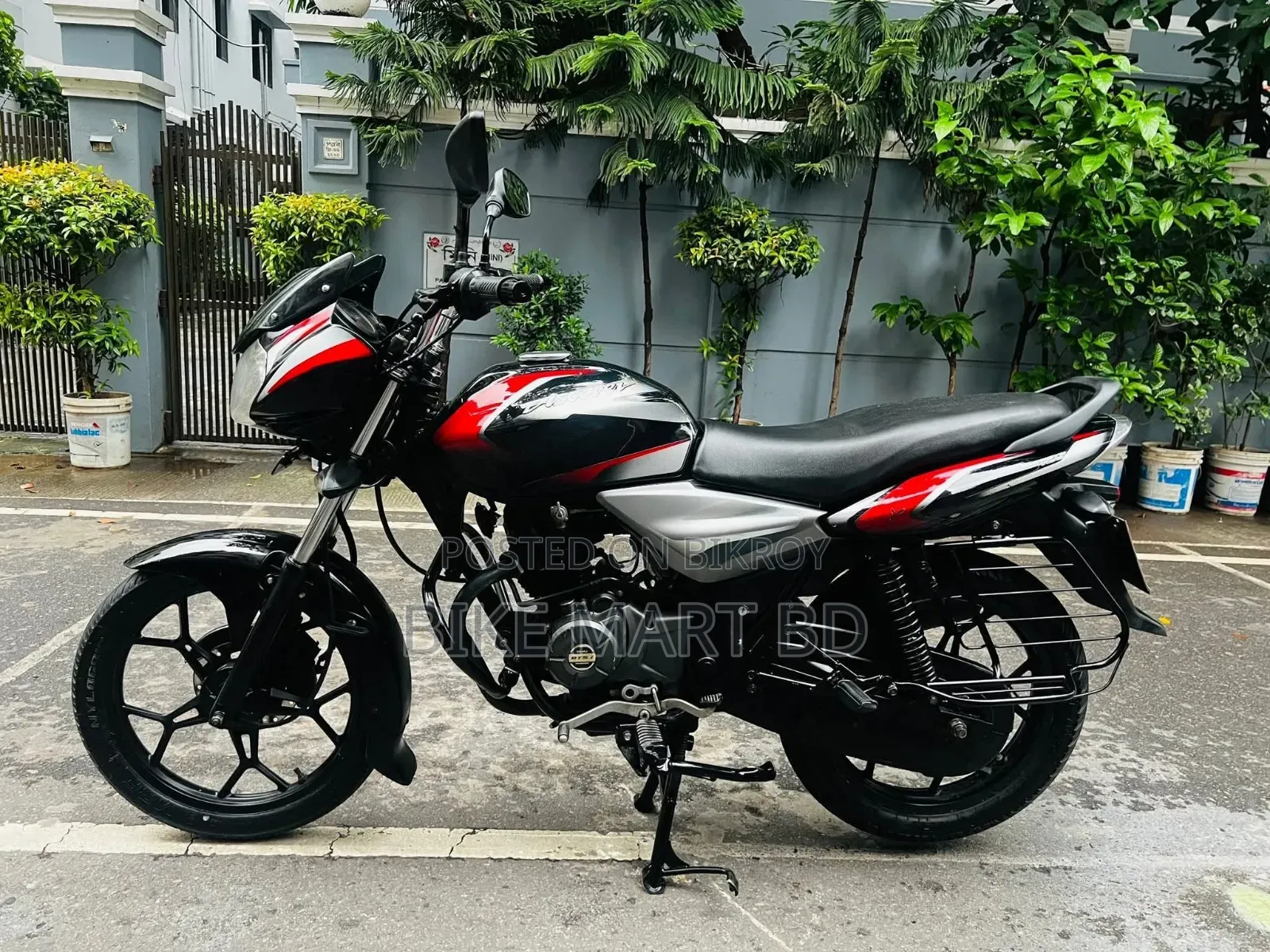 Bajaj Discover 125 2019 Black