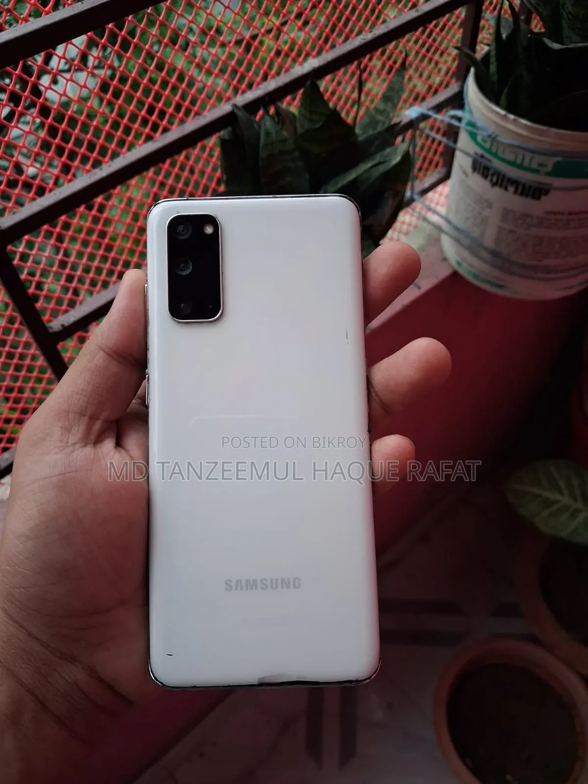 স্যামসাং গ্যালাক্সি এস২০ ১২৮ জিবি হোয়াইট