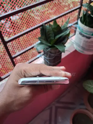স্যামসাং গ্যালাক্সি এস২০ ১২৮ জিবি হোয়াইট