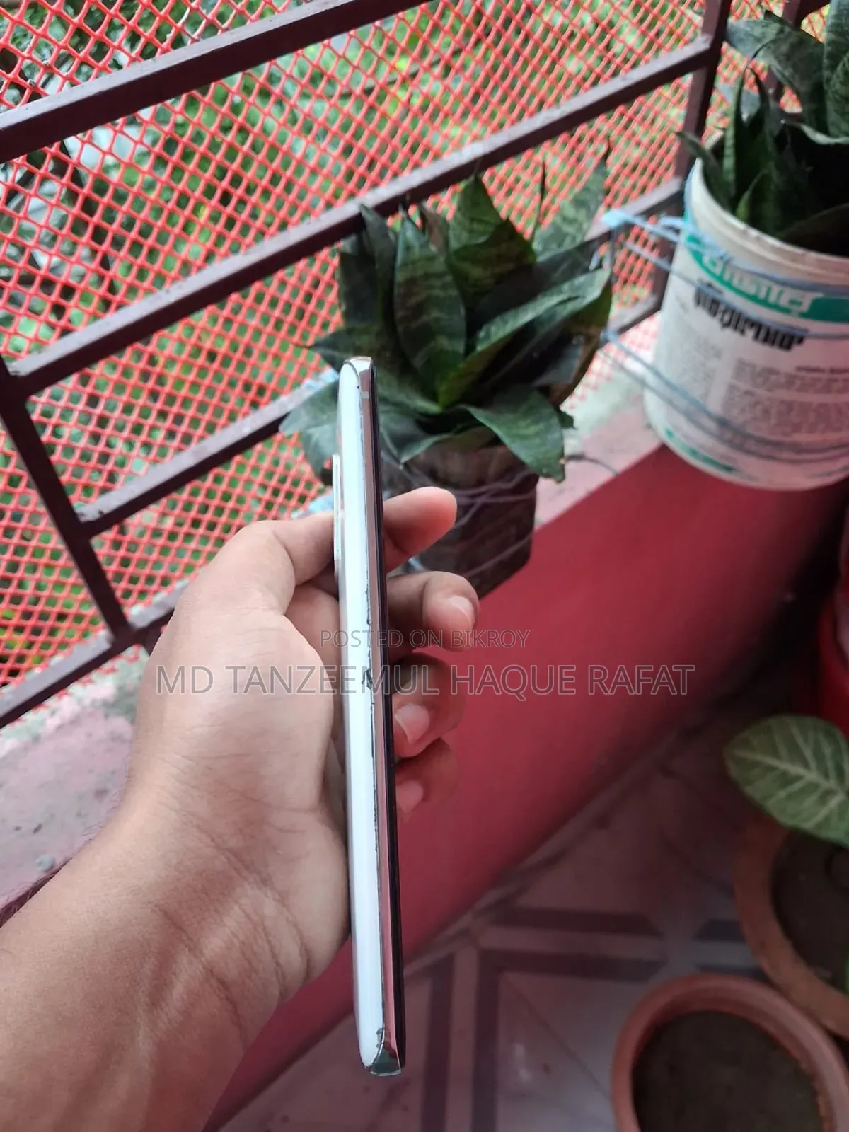 স্যামসাং গ্যালাক্সি এস২০ ১২৮ জিবি হোয়াইট