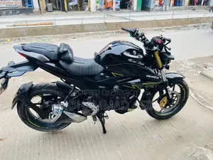 সুজুকি জিক্সার ২০২৫ ব্ল্যাক