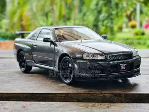 নিসান আর৩৪ প্রিমিয়াম ১:২৪ স্কেল ডাইকাস্ট কার