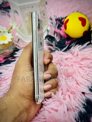 Apple iPhone X 64 GB White